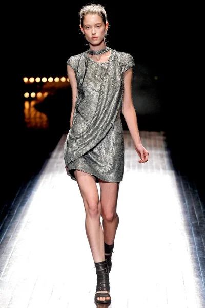 Look 2